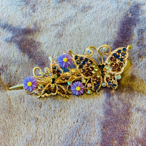 Accessories - 2/$25 Jeweled Butterfly 🦋 Hair clip